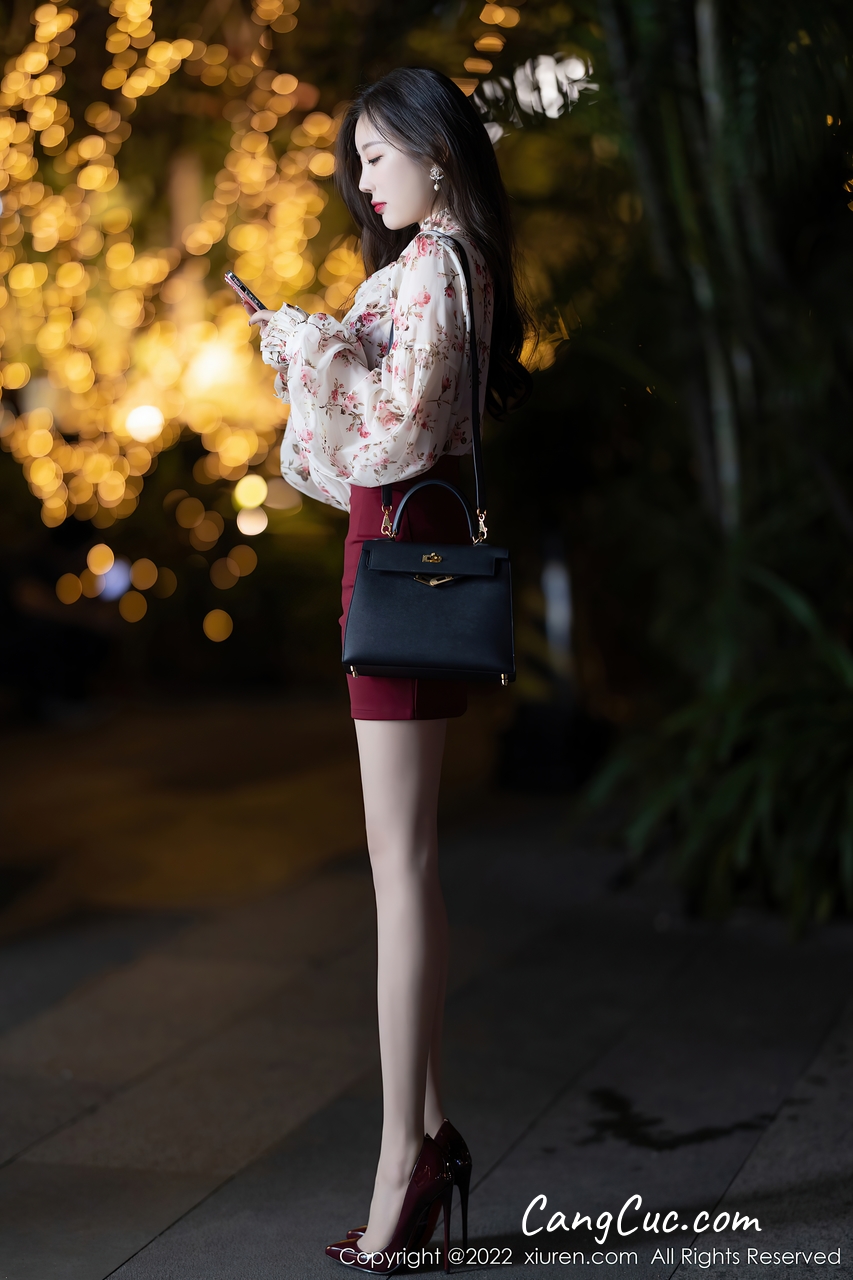 XIUREN No.4892: Yang Chen Chen (杨晨晨Yome)