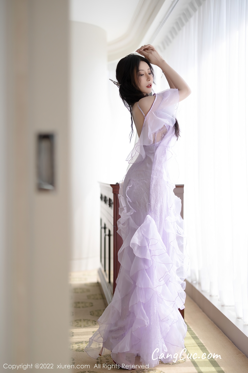XIUREN No.4949: Yanni (王馨瑶)