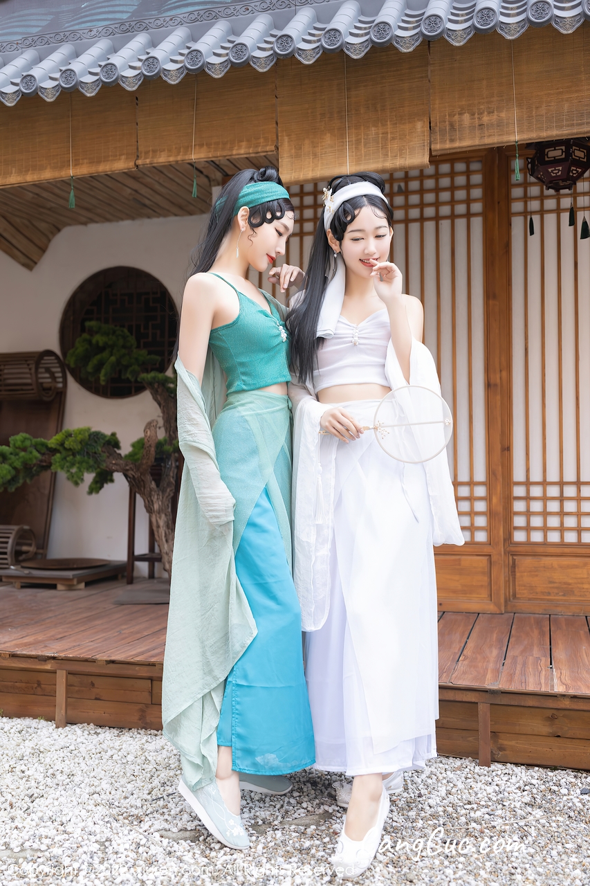 XIUREN No.4952: Tang An Qi (唐安琪) & Lu Xuan Xuan (陆萱萱)