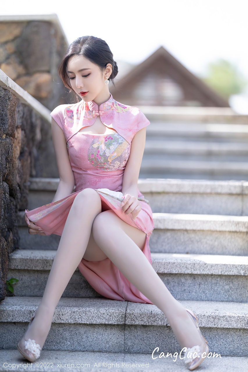 XIUREN No.5007: Yanni (王馨瑶)