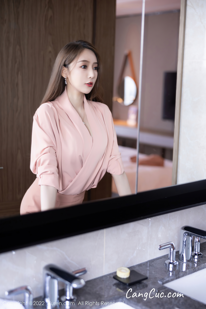 XIUREN No.5257: Yanni (王馨瑶)